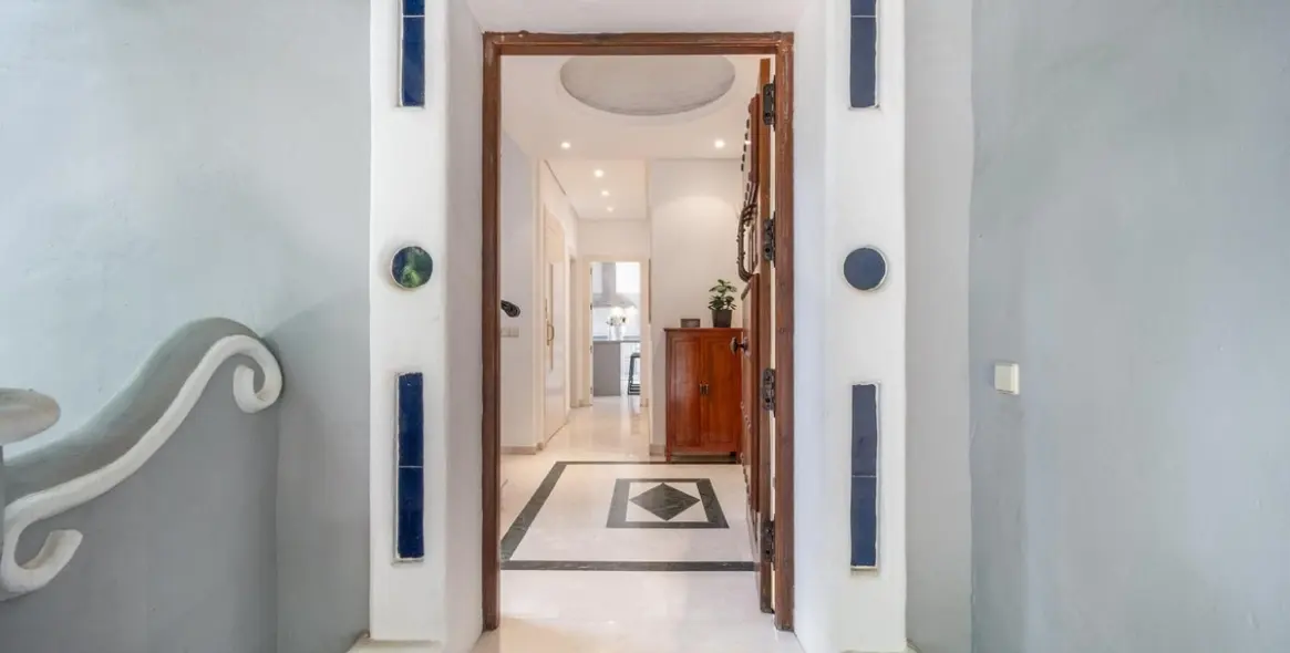 Venta de villa independiente en Nueva Andalucía 31