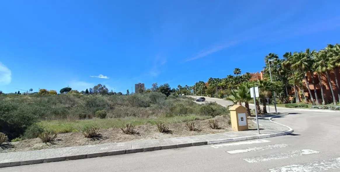 Продажа  жилого участка в Puerto Banús 2