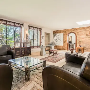 Venta de villa independiente en Nueva Andalucía