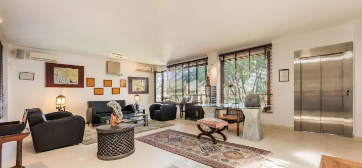 Venta de villa independiente en Nueva Andalucía 3