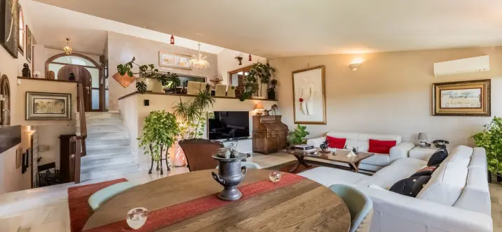 Venta de villa independiente en Nueva Andalucía 4