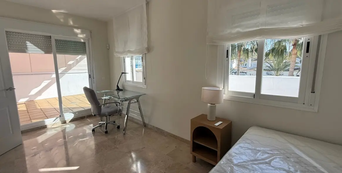 Долгосрочная аренда двухуровневого пентхауса в Nueva Andalucía 9