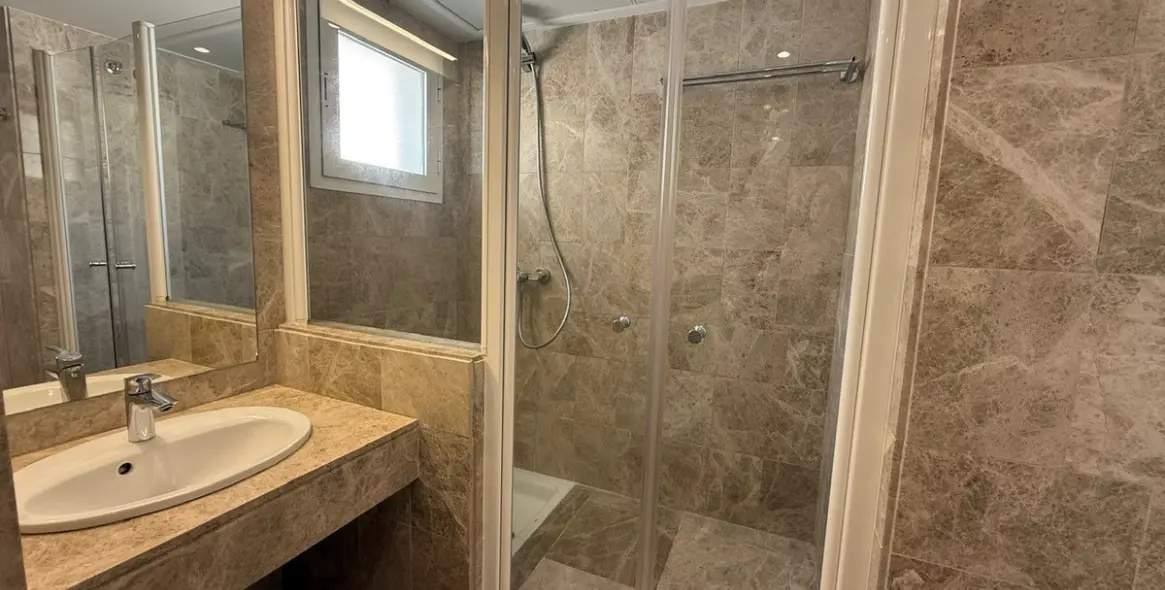 Долгосрочная аренда двухуровневого пентхауса в Nueva Andalucía 11