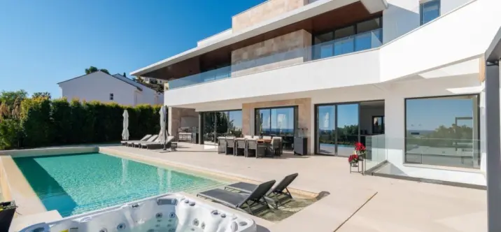 Venta de villa independiente en Los Arqueros 4