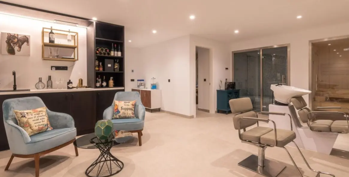 Продажа  отдельно стоящей виллы в Los Arqueros 39