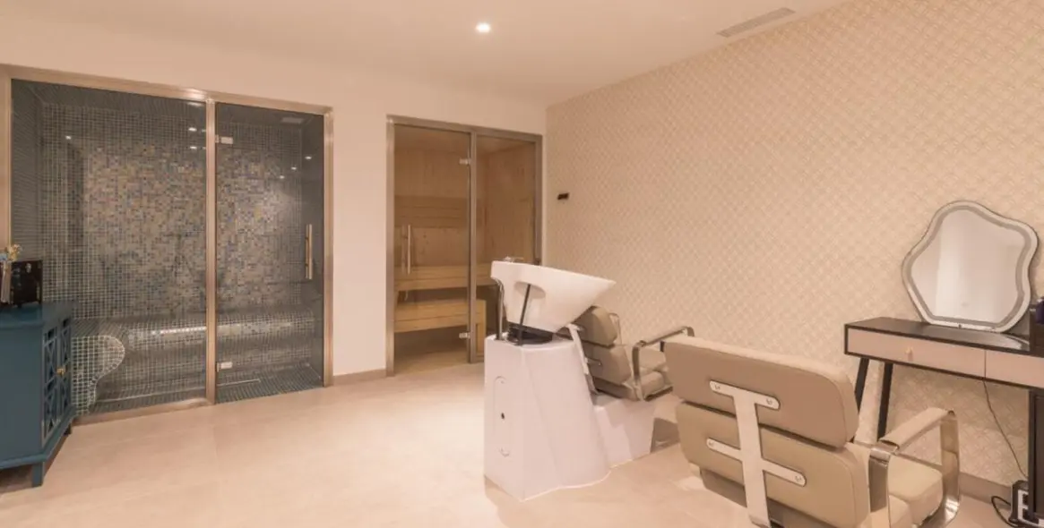 Продажа  отдельно стоящей виллы в Los Arqueros 41