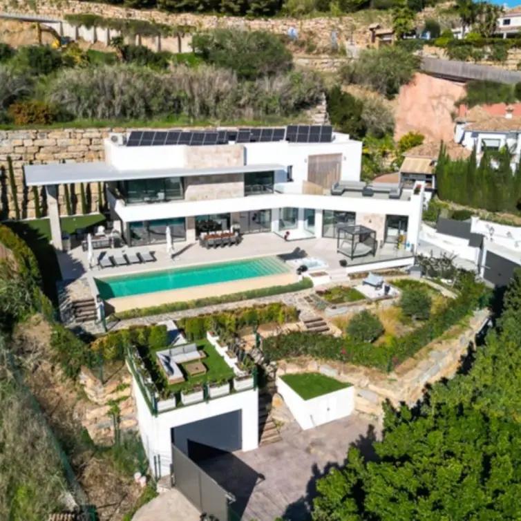 Sale of detached villa in Los Arqueros