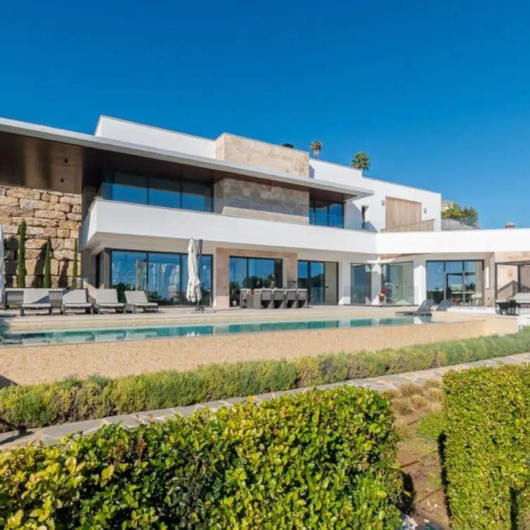 Sale of detached villa in Los Arqueros