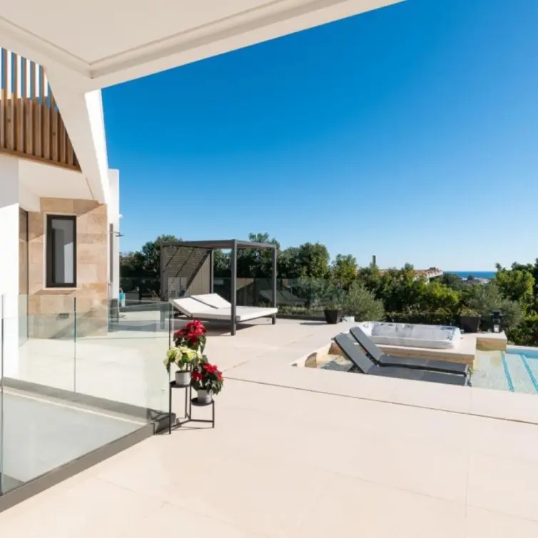 Sale of detached villa in Los Arqueros