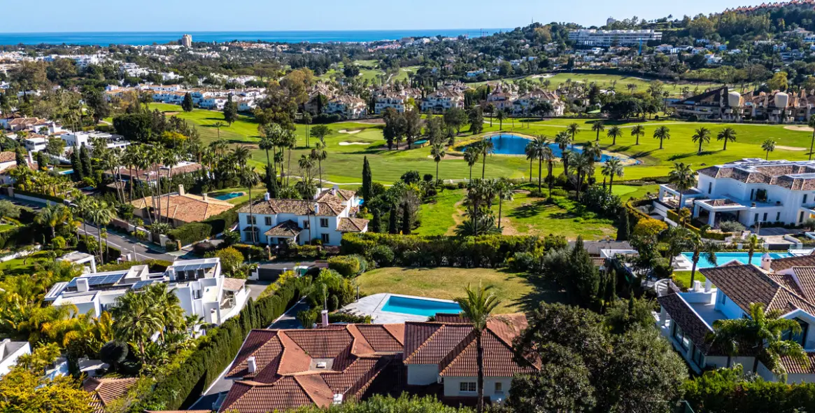 Long-term rent of detached villa in Nueva Andalucía 13