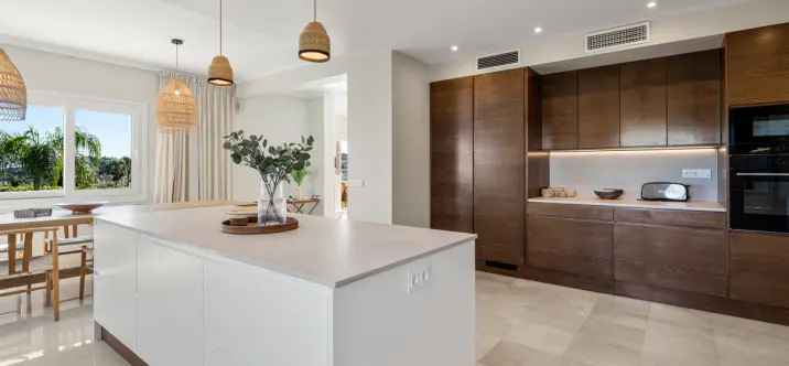 Alquiler a corto plazo de villa independiente en Nueva Andalucía 3