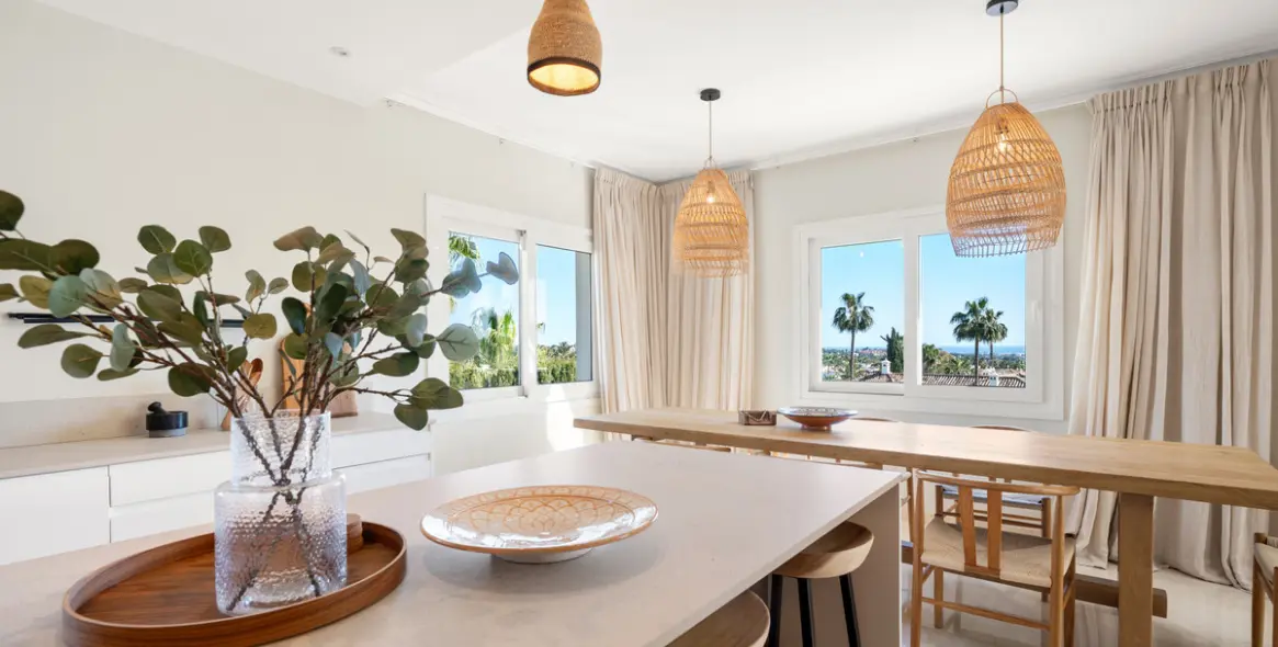 Short-term rent of detached villa in Nueva Andalucía 11