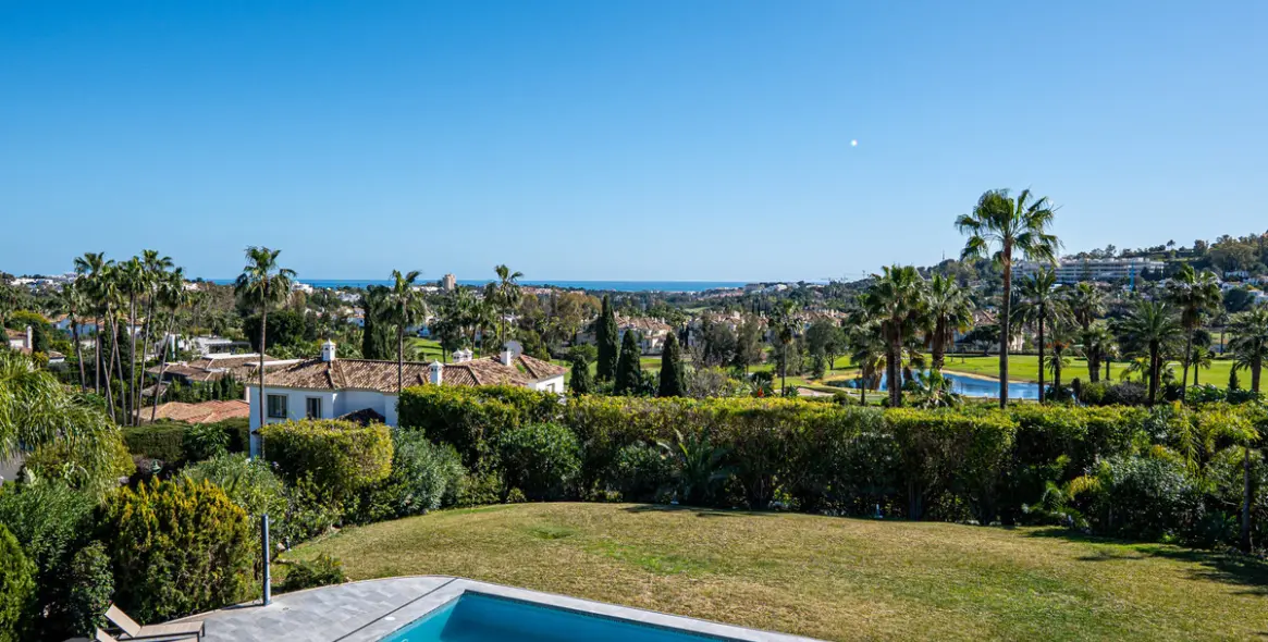 Short-term rent of detached villa in Nueva Andalucía 38