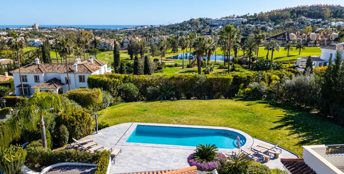 Short-term rent of detached villa in Nueva Andalucía 44