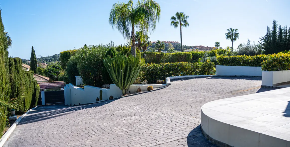 Short-term rent of detached villa in Nueva Andalucía 51