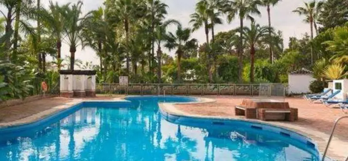 Sale of middle floor apartment in Cabopino 0