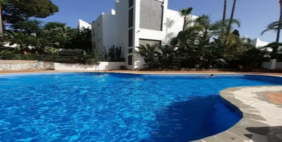 Sale of middle floor apartment in Cabopino 4