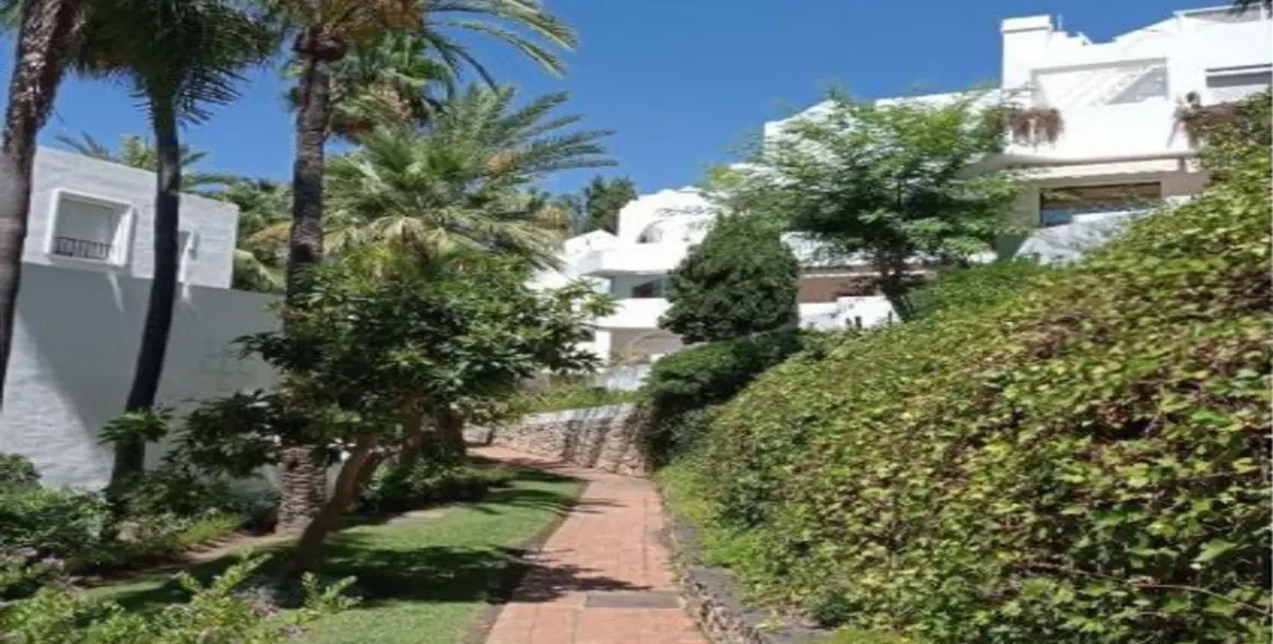 Sale of middle floor apartment in Cabopino 9