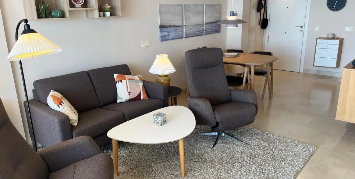 Sale of middle floor apartment in Torrox Costa 30