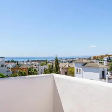 Sale of penthouse in Estepona
