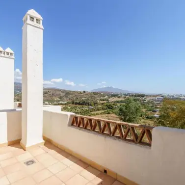 Sale of penthouse in Estepona