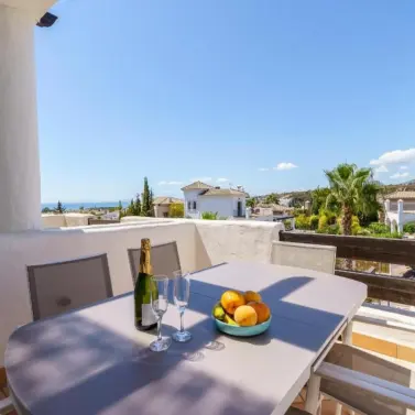 Sale of penthouse in Estepona