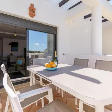 Sale of penthouse in Estepona