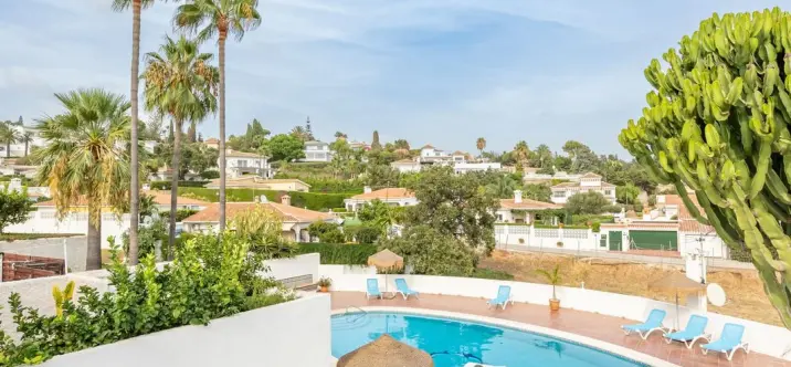 Venta de adosado en Elviria 2