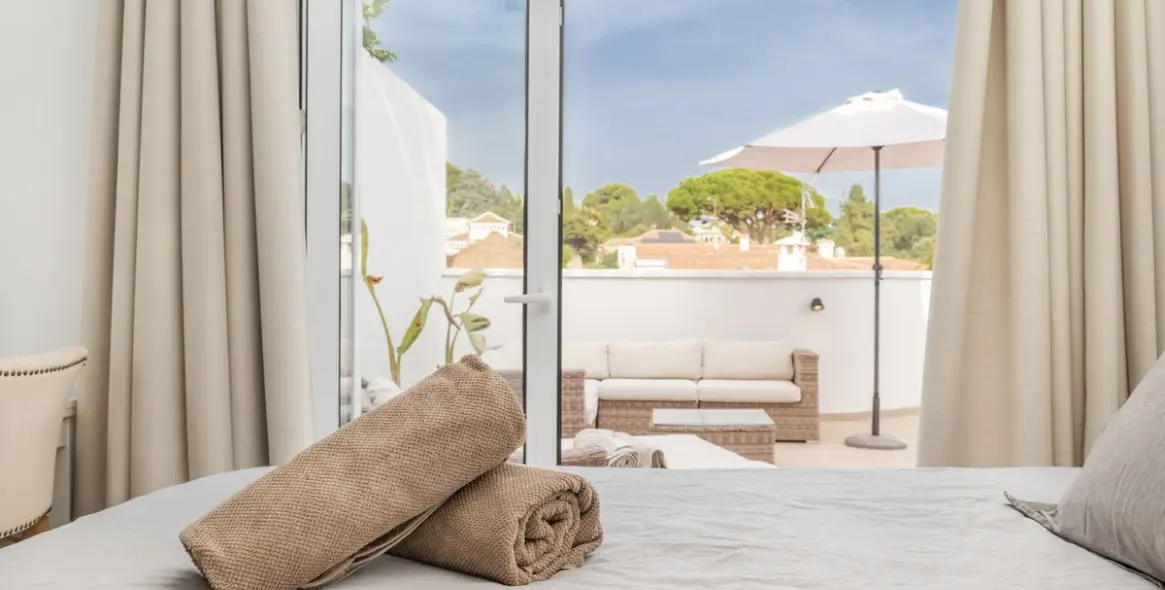 Sale of townhouse in Elviria 22