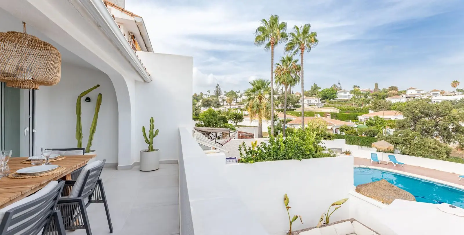 Sale of townhouse in Elviria 1