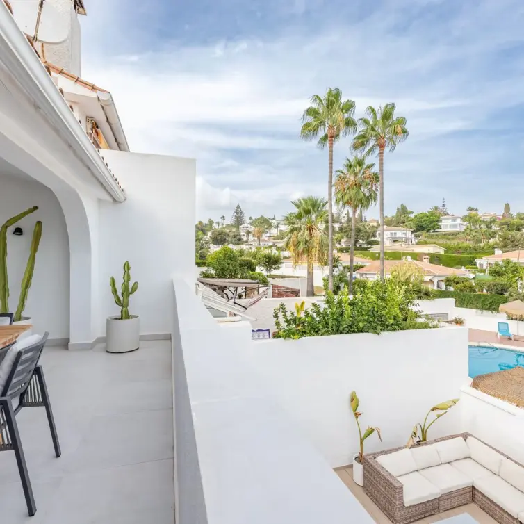 Sale of townhouse in Elviria