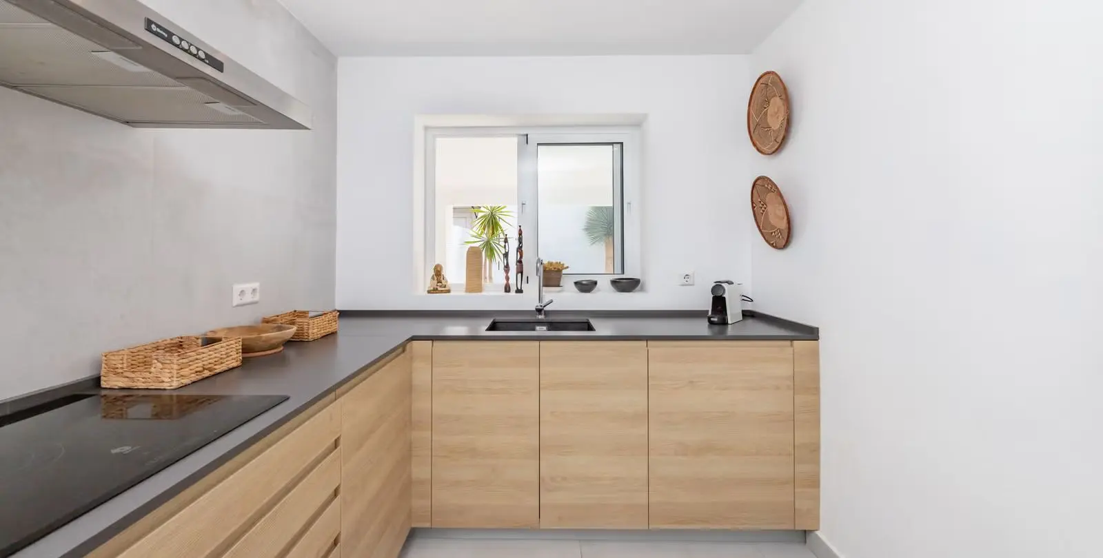 Sale of townhouse in Elviria 10