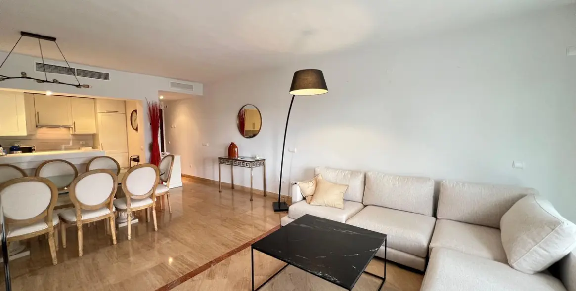 Продажа апартаментов на среднем этаже в Río Real 3