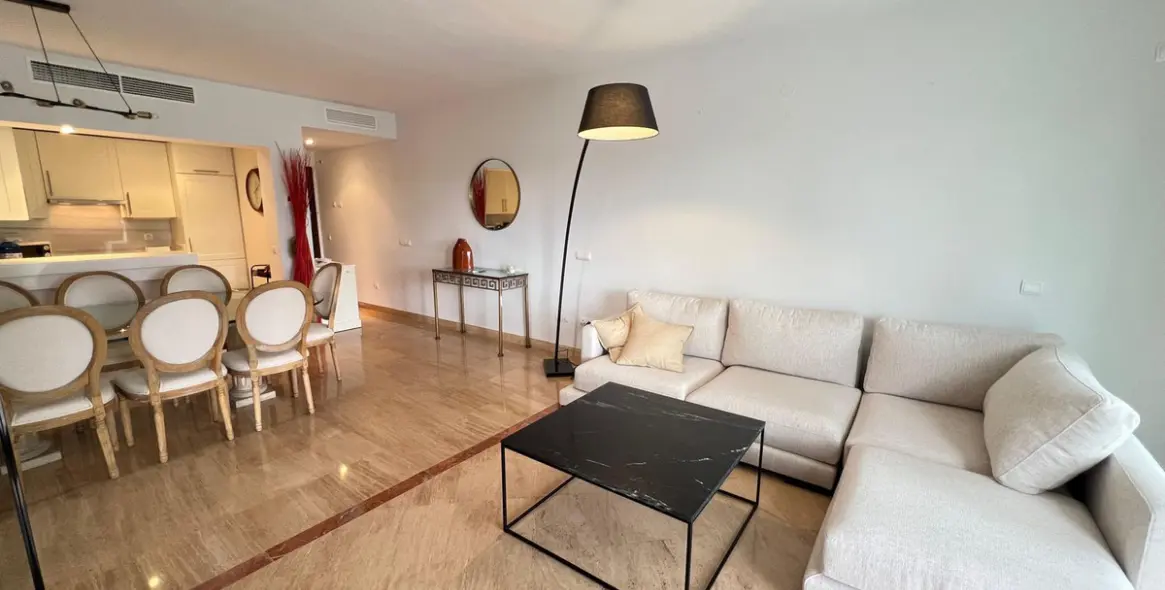 Продажа апартаментов на среднем этаже в Río Real 4