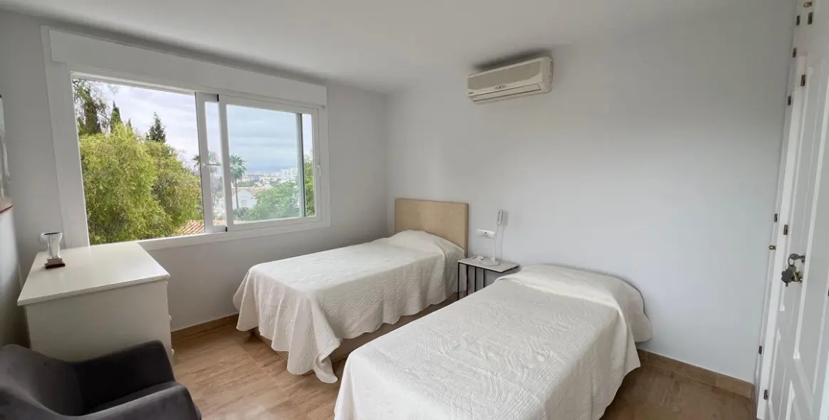 Продажа апартаментов на среднем этаже в Río Real 8