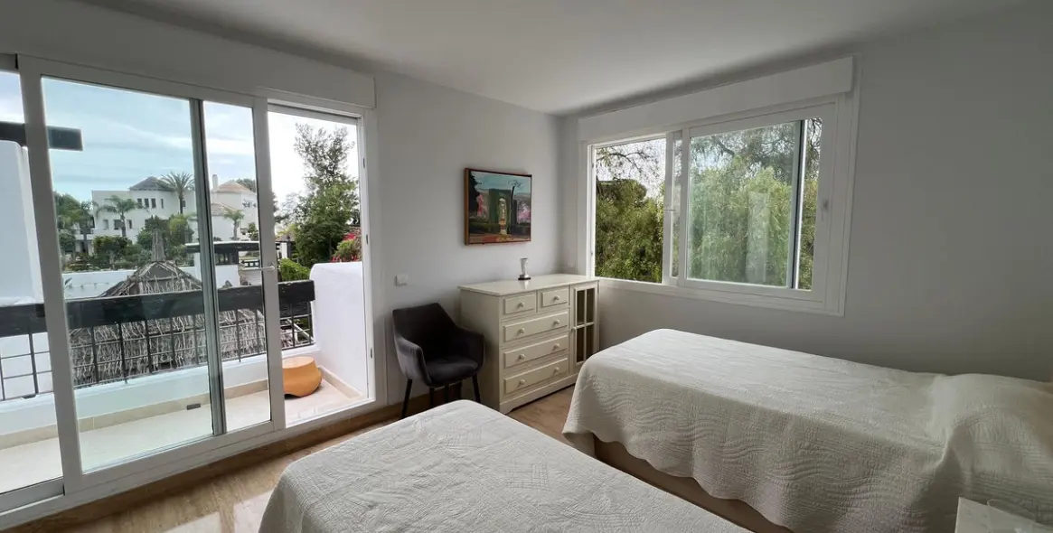 Продажа апартаментов на среднем этаже в Río Real 11