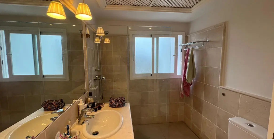 Продажа апартаментов на среднем этаже в Río Real 14