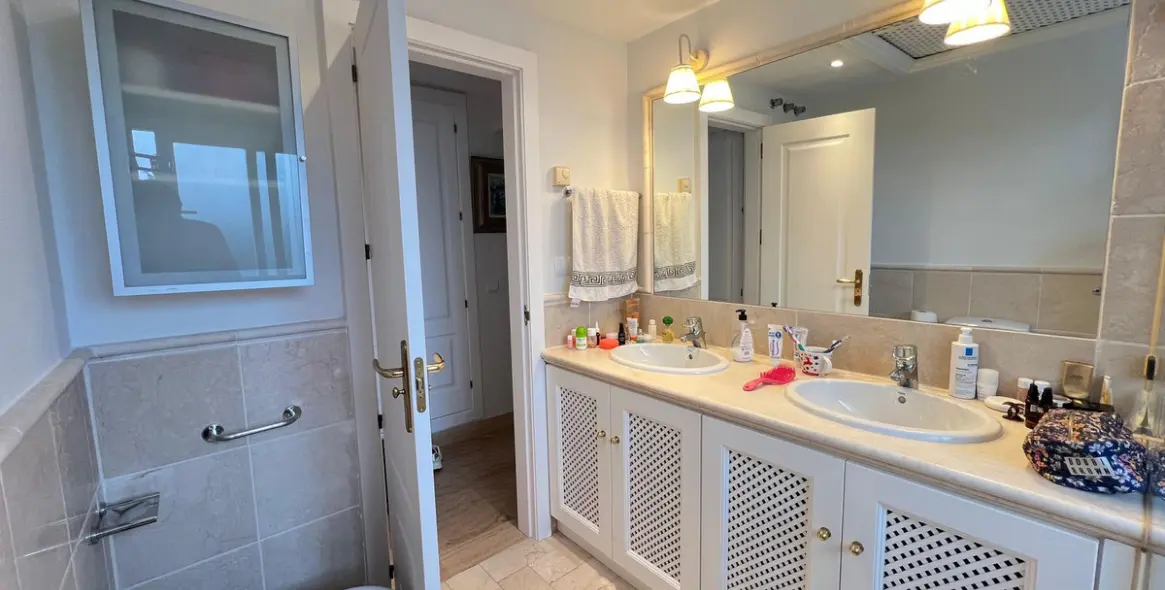 Продажа апартаментов на среднем этаже в Río Real 15