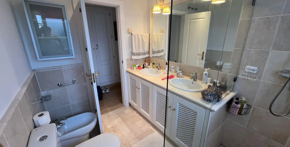 Продажа апартаментов на среднем этаже в Río Real 16