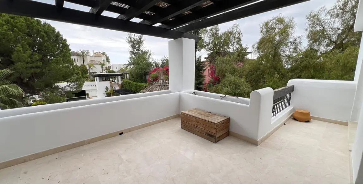 Продажа апартаментов на среднем этаже в Río Real 20