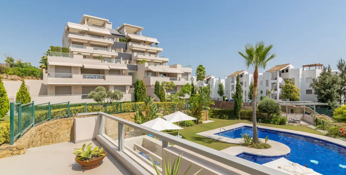 Sale of middle floor apartment in Los Arqueros 2
