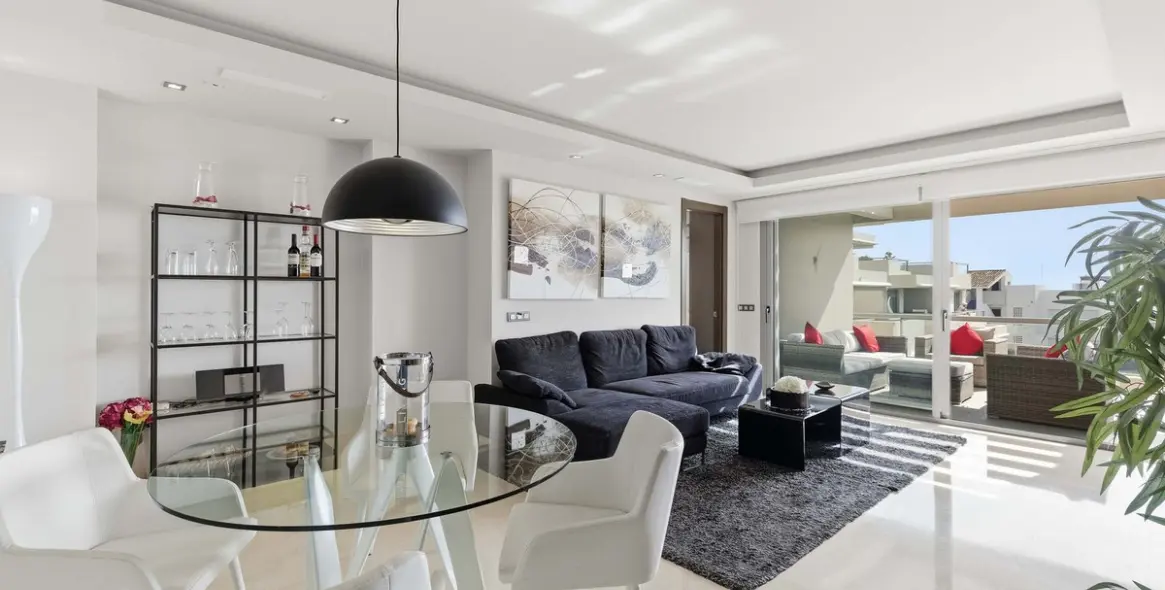 Sale of middle floor apartment in Los Arqueros 3