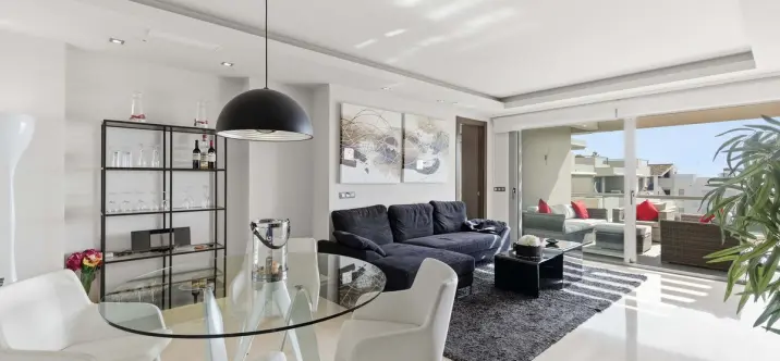 Venta de apartamento en planta media en Los Arqueros 2