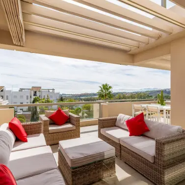 Venta de apartamento en planta media en Los Arqueros
