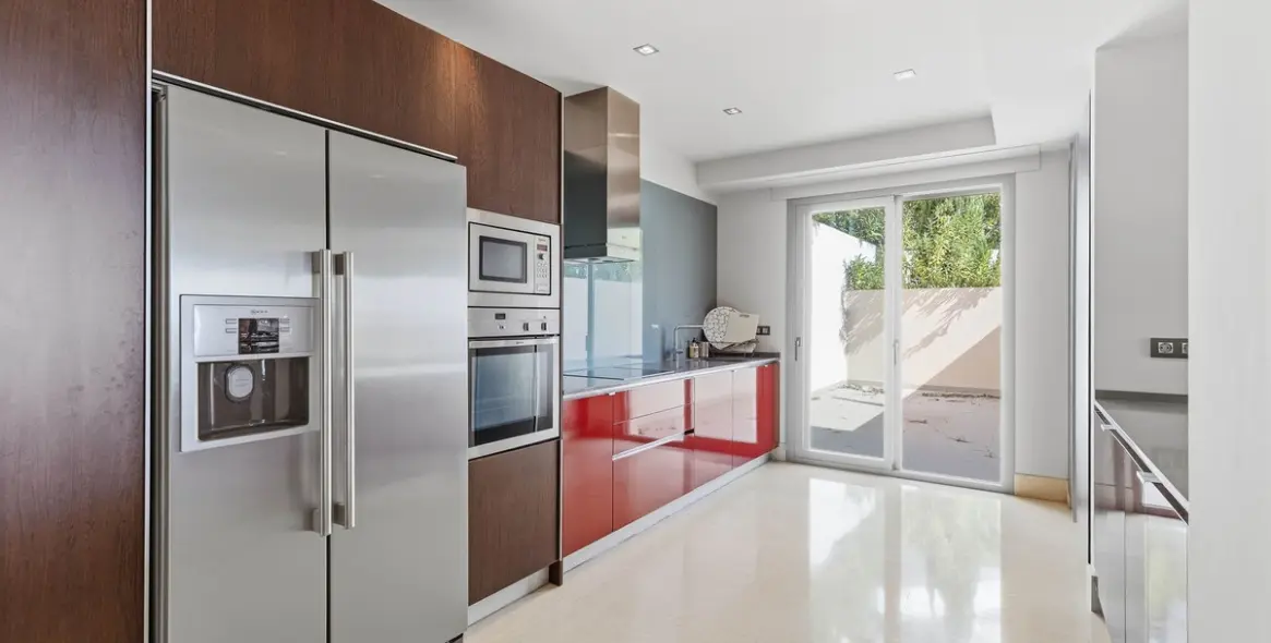 Sale of middle floor apartment in Los Arqueros 5