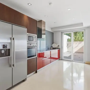 Venta de apartamento en planta media en Los Arqueros