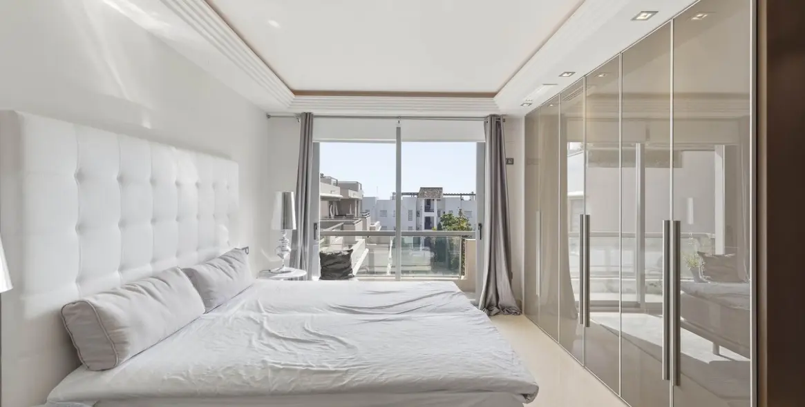 Sale of middle floor apartment in Los Arqueros 6