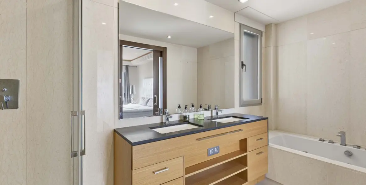 Sale of middle floor apartment in Los Arqueros 7