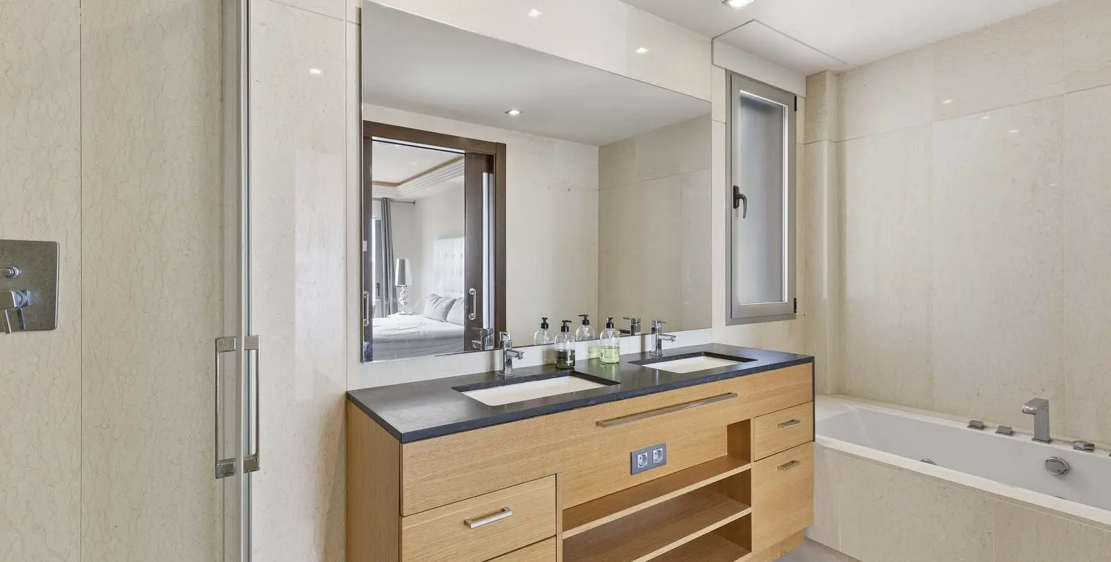 Sale of middle floor apartment in Los Arqueros 7