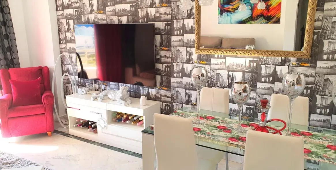 Sale of middle floor apartment in Puerto Banús 5